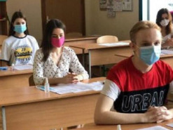 Почти все школы в Украине вернулись к очному обучению