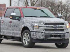 Электрический Ford F-150 сняли на видео во время снежного дрифта