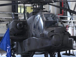 США передали в оренду Польщі перші ударні гелікоптери Apache