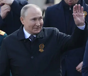 Путін почав носити бронежилет на публічних заходах: у ЗМІ повідомили, що на це вказує