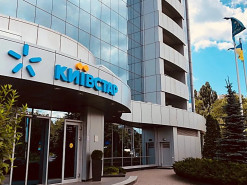 Ворожа атака пошкодила головний офіс “Київстар” у Києві
