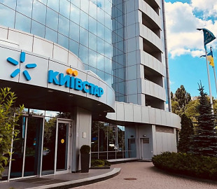 Ворожа атака пошкодила головний офіс “Київстар” у Києві
