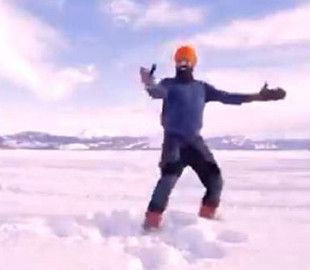 Канадець відсвяткував вакцинацію від Covid-19: танець на замерзлому озері, який став вірусним