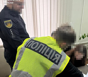 Хмельницька «помічниця з онлайн-кредитів» ошукала довірливих клієнтів на 180 тисяч гривень