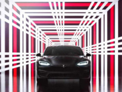 Запас ходу Tesla Model S Plaid падає на 68 км через великі колеса