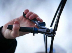 Коммунальные службы стали демонтировать интернет-кабели вопреки закону