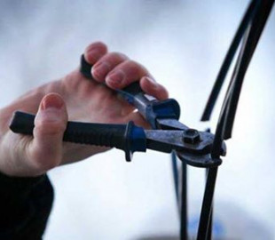 Коммунальные службы стали демонтировать интернет-кабели вопреки закону