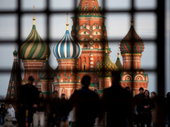США застосовують санкції проти банків у новій спробі позбавити Путіна готівки