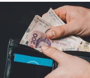 Після початку війни українці стали менше економити: на що не шкодують грошей