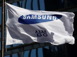 Прибыль Samsung сократилась вдвое