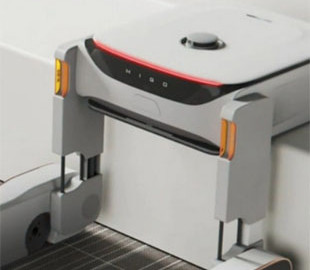 Робот-пилосос навчили ходити сходами