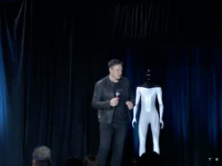 Илон Маск анонсирует создание робота-гуманоида Tesla Bot
