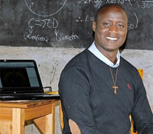 Кениец получил премию в миллион долларов как лучший учитель мира