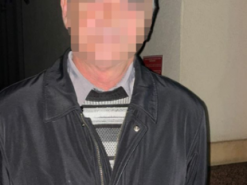 У Вінниці раптово затримали шахрая, якого розшукували десять років