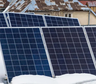 Втрата ККД на 50% і ефект альбедо: як сонячні панелі працюють узимку і що потрібно врахувати