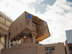 Армія США прискорює розробку лазерної зброї: нові машини знищуватимуть безпілотники за рахунок спрямованої енергії