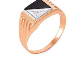 Золота афера на Новій Пошті у Дніпрі: чоловік намагався підмінити перстень за 10 тисяч