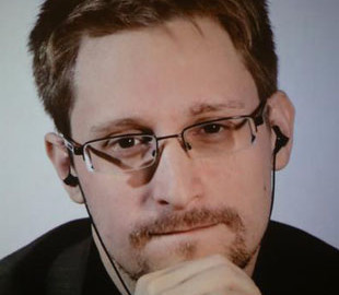 Сноуден заявил о желании купить биткоин