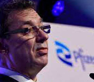 Після чотирьох вакцинацій голова компанії Pfizer захворів на COVID-19