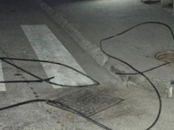 В Одесі затримали чоловіка, який намагався викрасти кабелі з комунікаційного люка