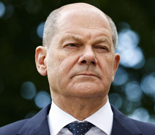 Шольц проти відновлення роботи АЕС у Німеччині: Дорого й довго