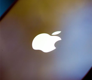 Apple впервые заработала за квартал более $100 млрд