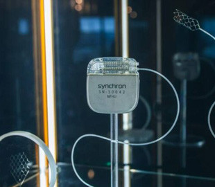 Apple і Synchron показали, як паралізований чоловік керує iPad силою думки