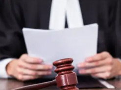 Британського юриста викрили у використанні ШІ: він цитував вигадані справи