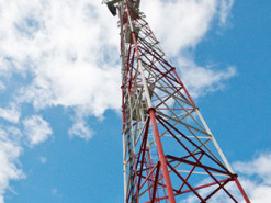 Мобільним операторам спростили будівництво базових станцій: як це позначиться на абонентах