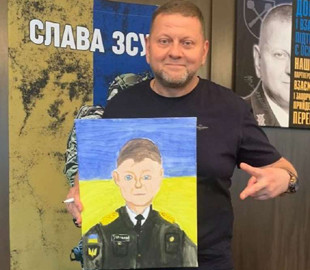Дівчинка зворушила головнокомандувача ЗСУ його портретом