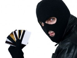 Псевдопрацівник банку виманив у чоловіка 11 тисяч гривень