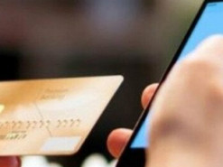 Працівниця банку "зливала" дані картки шахраям: ошукано понад 100 осіб