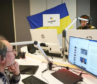 Новая радиостанция помогает украинским беженцам адаптироваться в Праге, – НСЖУ