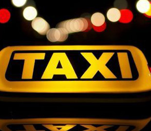 Харківський таксист обікрав військового на чверть мільйона: справу передали в суд