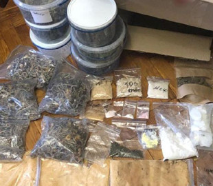 У Києві поліція викрила дилерів з наркотиками на 3,5 млн грн: продавали через Telegram