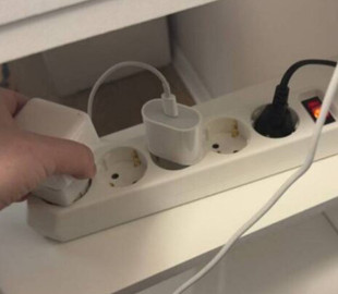 Які пристрої не можна відключати від розетки