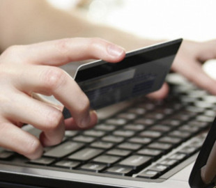 Інтернет-шахраї ошукали жінку на 45 тисяч гривень