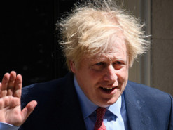 Джонсон ігнорував власні поради з безпеки і вів переговори з особистого телефону - ЗМІ