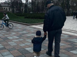 Даша Квіткова показалася на прогулянці з ексчоловіком Нікітою Добриніним