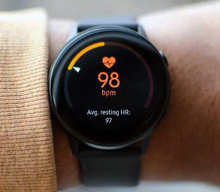 Разработка ученых позволит заряжать смарт-часы от человека