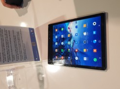 На CES 2019 Samsung вновь показала складной смартфон, но только избранным