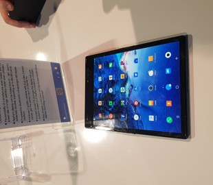 На CES 2019 Samsung вновь показала складной смартфон, но только избранным