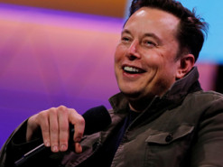 Илон Маск рассказал, когда астронавты смогут высадиться на Луну