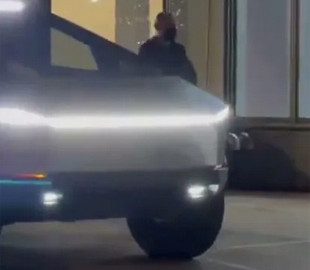 Tesla Cybertruck заметили в Нью-Йорке