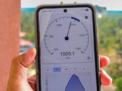 Барометр у смартфоні може передбачити погоду точніше за прогнози – ось як це працює