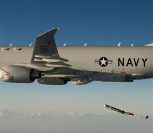 Китай вкрав у морі детектор підводних човнів американського літака P-8А