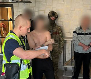 Поліцейські затримали шахраїв, які через соцмережі ошукали людей на 50 тис. грн