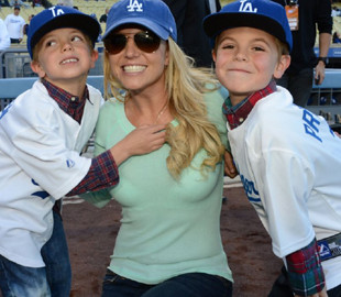 Сини Брітні Спірс уперше розповіли про стосунки з матір'ю