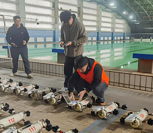 Китай навчив рекордні 116 підводних дронів діяти без людей: Пекін відпрацьовує технологію автономних роїв