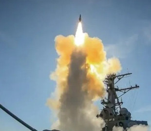 США збили дві балістичні ракети хуситів у Червоному морі